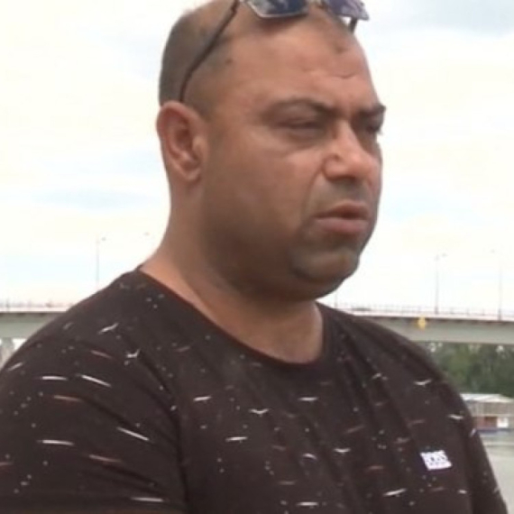Radnici "Gradske čistoće" HEROJI Novog Sada: Krenuli su na posao i SPASILI ŽIVOT čoveku koji je hteo da skoči sa mosta! (VIDEO)