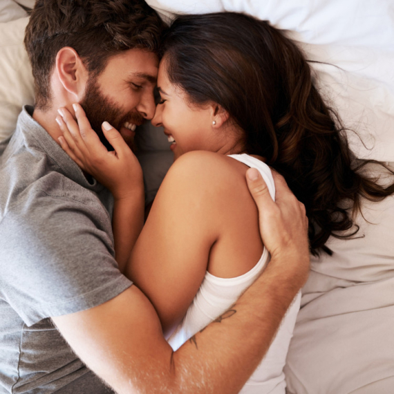 ZA LUDU AKCIJU U KREVETU! 7 načina na koje možete PRODUŽITI intimne odnose