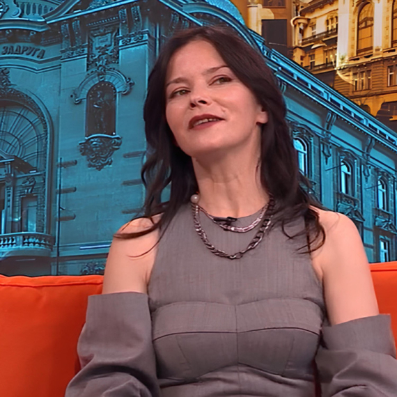 Njene HITOVE su pevali svi, na vrhuncu slave se povukla iz javnosti, a sada otkrivamo gde je bila skoro dve decenije? (VIDEO)