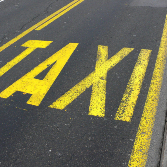 NOVITET U BEOGRADSKIM TAKSI VOZILIMA: Dobijaju novu meru - obratite pažnju!