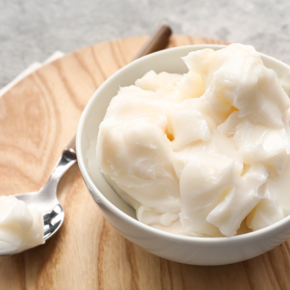 Kako da prepoznate da je SVINJSKOJ MASTI istekao ROK TRAJANJA i na kojim mestima ne bi trebalo da je čuvate...