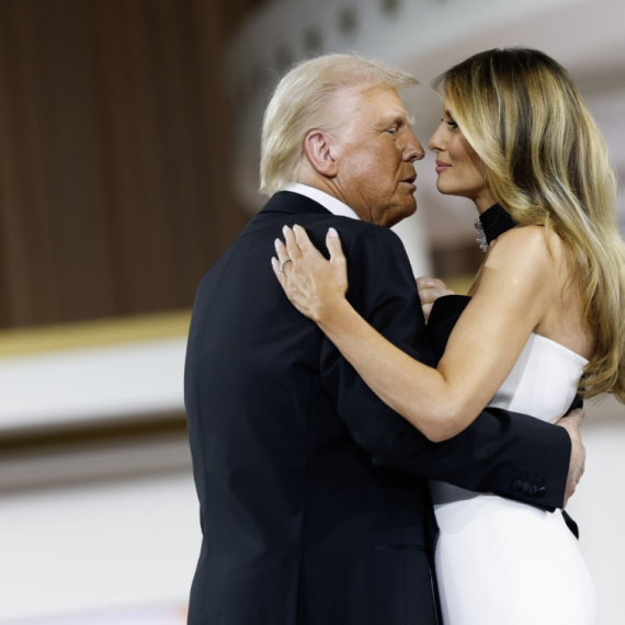 Melanija i Donald Tramp PROSLAVILI 20 GODINA BRAKA! Zbog toga predsednik je OBJAVIO OVU FOTKU, a njihova ljubavna priča je počela onda kada ga je ona ODBILA!