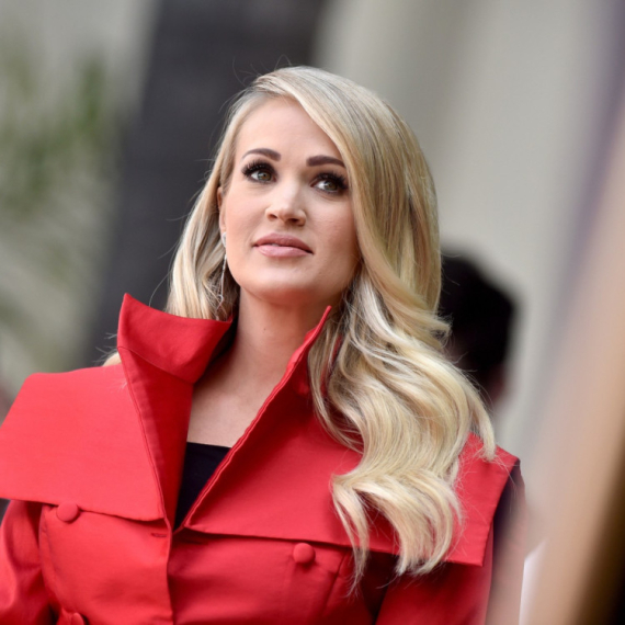 Proslavila se u takmičenju, pa pevala na INAUGURACIJI DONALDU TRAMPU: Ko je Keri Andervud?