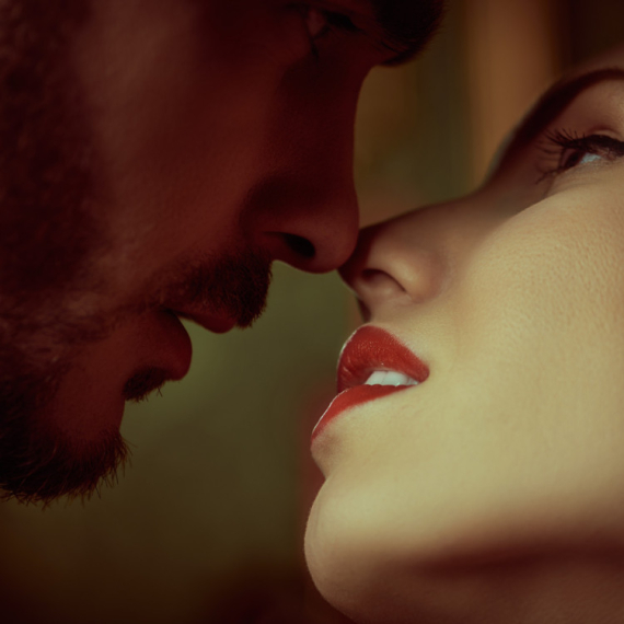 Koje DOBA DANA JE NAJBOLJE ZA INTIMNE ODNOSE u zavisnosti od toga KOLIKO IMATE GODINA