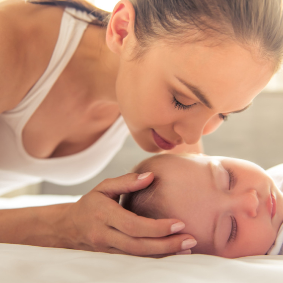 Volite BEBEĆI MIRIS? Od sada ćete moći da uživate u njemu zahvaljujući OVOM PARFEMU!