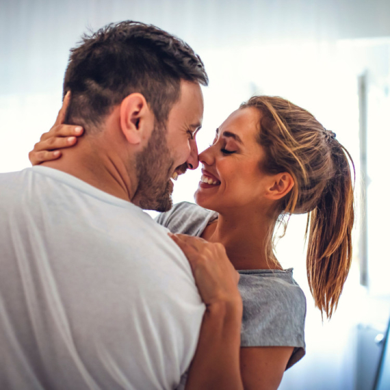 Intimnost se seli iz spavaće sobe: Evo gde se sada najčešće VODI LJUBAV U KUĆI