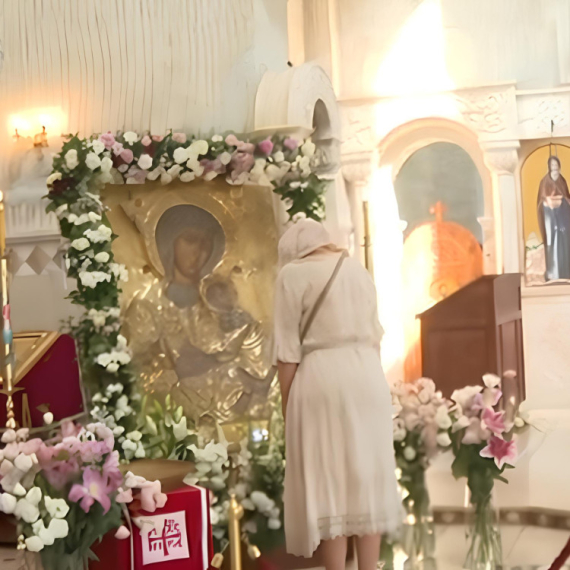 Ikona PRESVETE BOGORODICE STRADELNE izložena u hramu na Novom Beogradu - evo PO ČEMU JE POSEBNA!