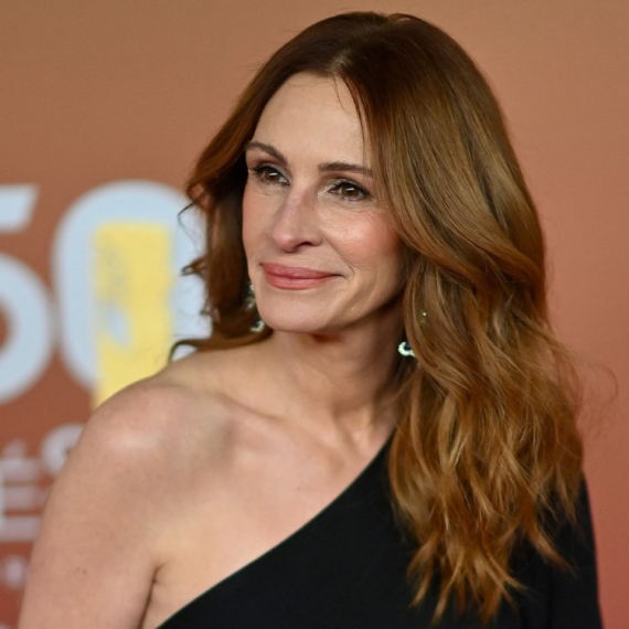 Ostavila verenika 3 dana pre svadbe i pobegla sa njegovim drugom: O njenom ljubavnom skandalu i danas se priča