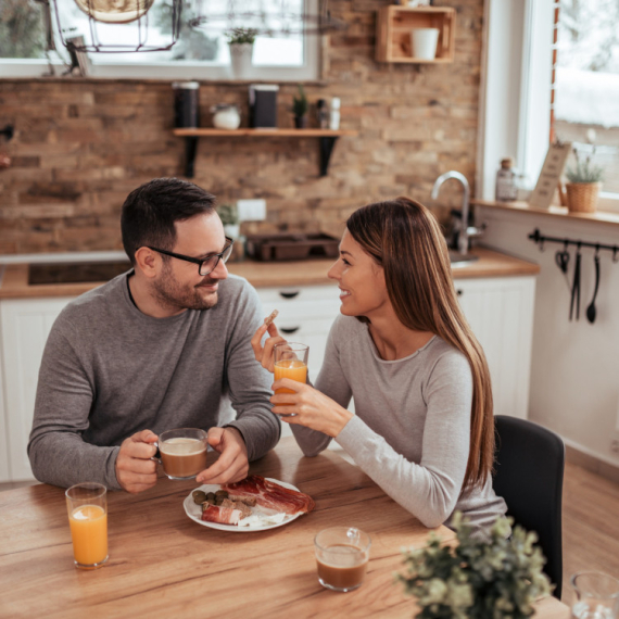 Mogu dovesti do ZDRAVSTVENIH PROBLEMA! Ove namirnice ne bi trebalo da jedete UJUTRU ili na prazan želudac