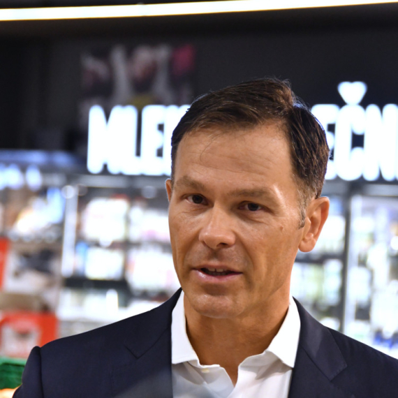 Siniša Mali: Cene osnovnih životnih namirnica od danas u proseku niže za oko 15 odsto