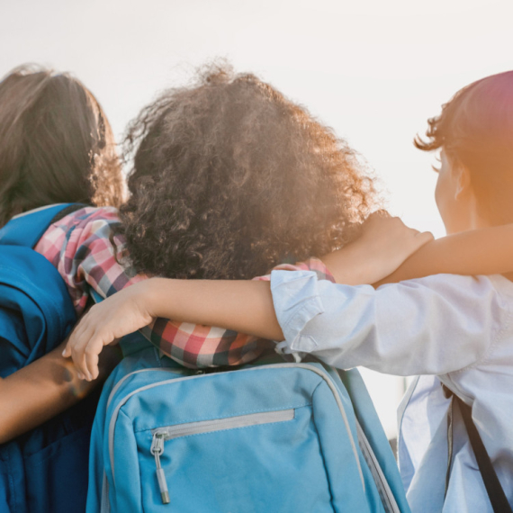 Nova školska godina počinje DANAS - u prvi razred kreće 65.000 đaka