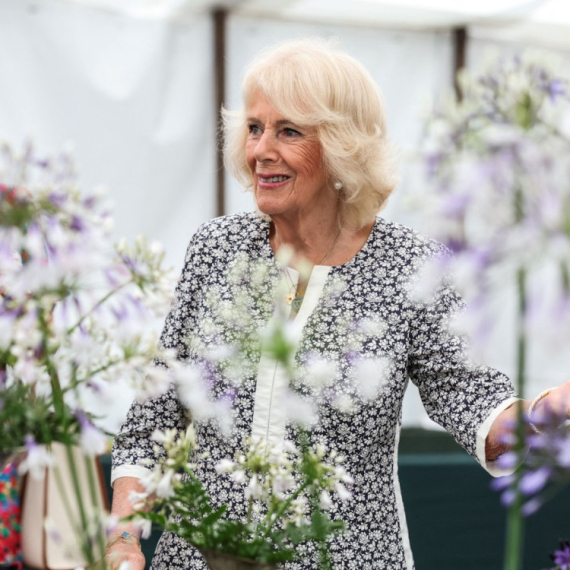 Kraljicu Kamilu je kao tinejdžerku NAPAO muškarac, nazivali su je NAJOMRAŽENIJOM ženom Britanije, a i dan danas se spominju njeni skandali sa kraljem Čarlsom