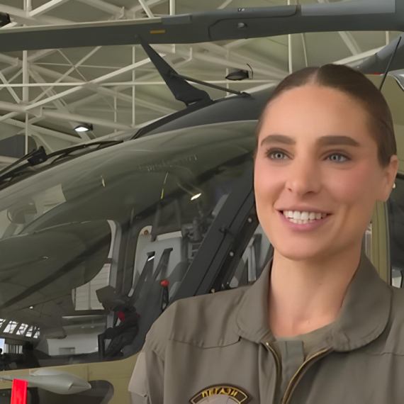 MENJA ULJE, SANIRA KVAROVE, A VOLI LETENJE I ADRENALIN! Upoznajte Nedu - jednu od dve žene sa zanimanjem LETAČA TEHNIČARA u Srbiji