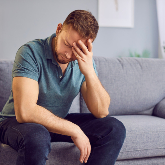 Ovo su najčešći STRAHOVI sa kojima se muškarci suočavaju u vezi i braku