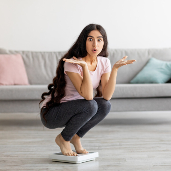 Doktor otkriva PRVI ZNAK da ste počeli da se GOJITE! Nije višak salca na stomaku ili butinama, već nešto SASVIM DRUGO!