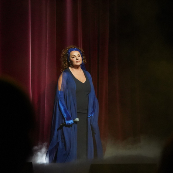 "40 GODINA SE ZAHVALJUJEM GOSPODU BOGU" Ana Bekuta napravila spektakl na koncertu u Beogradu (FOTO)