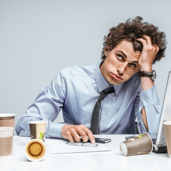 DNEVNI HOROSKOP ZA 10. SEPTEMBAR: Pred Ribama je NAPORAN dan na poslu; Škorpije od partnera pokušavaju da "izvuku" VAŽNE INFORMACIJE"