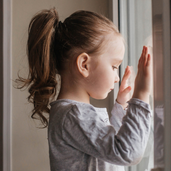 5 znakova da se dete oseća zapostavljeno: Ovakvo ponašanje je njegov vapaj za pažnjom