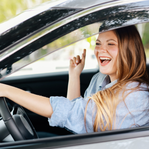 Ko bolje vozi - ŽENE ILI MUŠKARCI? Da li je najnovije istraživanje konačno srušilo višedecenijsku zabludu