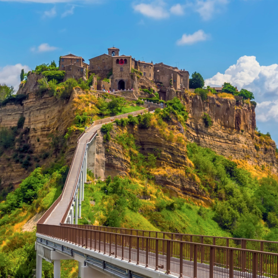 "Umirući grad“ u Italiji: Jedinstvena destinacija koju morate posetiti DOK JOŠ POSTOJI (FOTO)