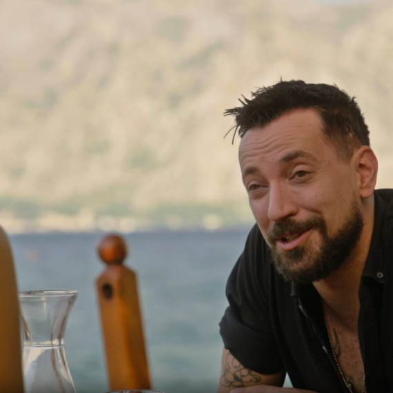 Igra sudbine: Ljubav i kazna - Četvrtak, 11. septembar - Irma se zaljubljuje u vlasnika kafića u Crnoj Gori