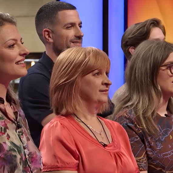 Takmičarima predstavljen treći SUDIJA: Ljubica Komlenić ušla u kuhinju "MasterChef Srbija"