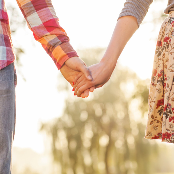 Iznajmila dečka na dva sata za 170 evra: Evo kako je prošao dejt (VIDEO)