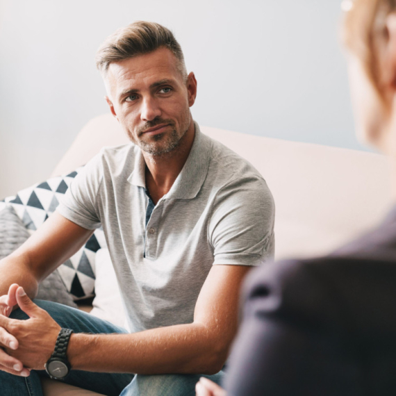 Zbog čega neki ljudi SABOTIRAJU SVOJE VEZE? Ovih PET razloga su KLJUČNI!