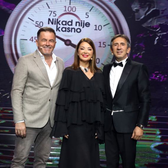 Nikad nije kasno - Nedelja, 21. septembar - Članovi ekipe imaju najlepši razlog za slavlje na početku sezone