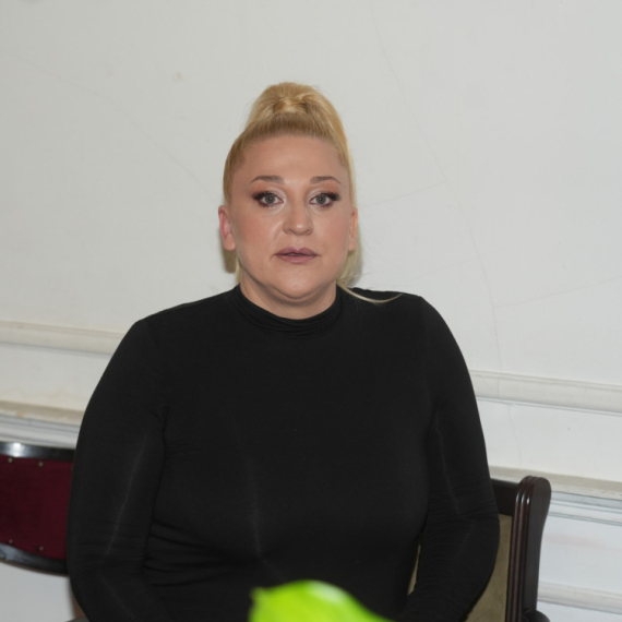 Nataša Aksentijević otkrila zašto deci NE POMAŽE oko domaćih zadataka!