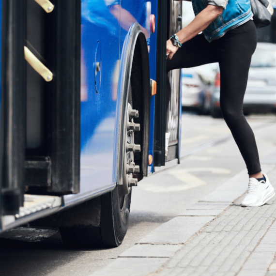 Izmena saobraćaja za dve autobuske linije! Određena stajališta se UKIDAJU, a uspostavljaju nova
