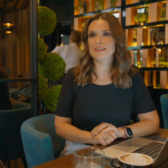 Šta je Ani Mitić PRVA ASOCIJACIJA na PRVU TELEVIZIJU?