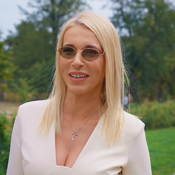 Irina Vukotić važi za jednu od NAJPOPULARNIJIH VODITELJKI, a evo koju emisiju je pre 14 godina vodila na PRVOJ TELEVIZIJI!