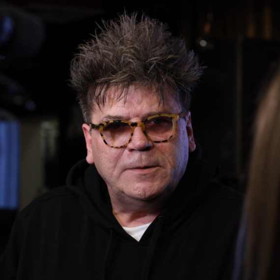 Grupa "Crvena jabuka" bila je ZAVIJELA U CRNO zbog smrti dva člana benda: "To je bila godina kada ništa nismo radili"