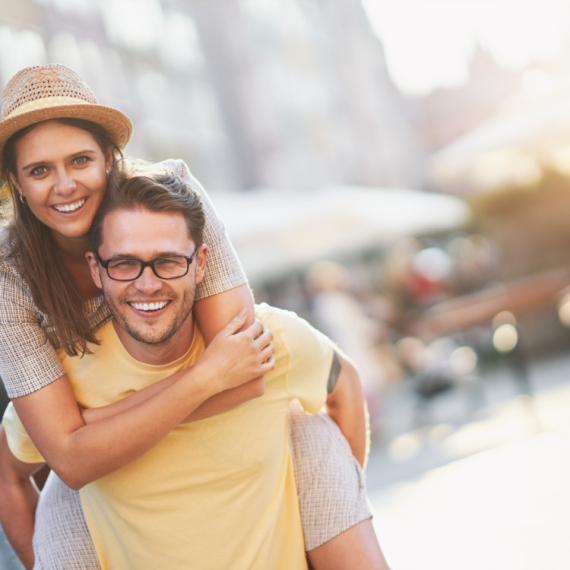 Osetite da vam ROMANTIKA BLEDI - odmah primenite pravilo 2-2-2 i vratite onaj prvobitni sjaj vašoj vezi!