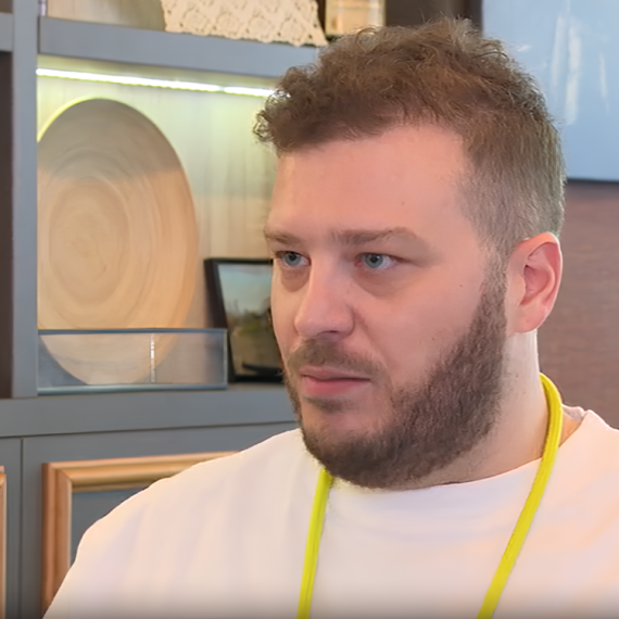 Nećete verovati kako se glumac pripremao za ULOGU u seriji "HOTEL ***": Pred kamerama "Exkluziva" otkriva i kako su izgledali SNIMAJUĆI DANI!