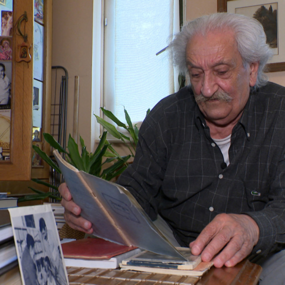 Exploziv - Nedelja, 12. oktobar - Ko je čovek koji je ljubav pretvorio u pesmu koju generacije znaju napamet?