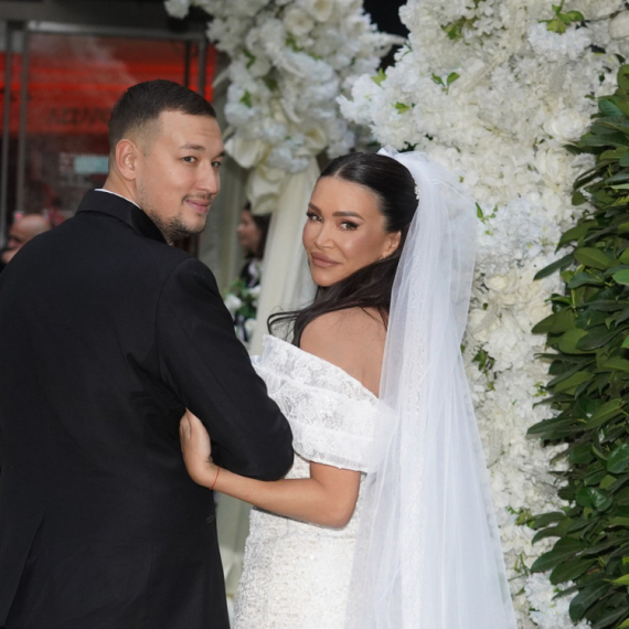 Uroš Živković zakasnio na svoje venčanje: "Bilo je problema"