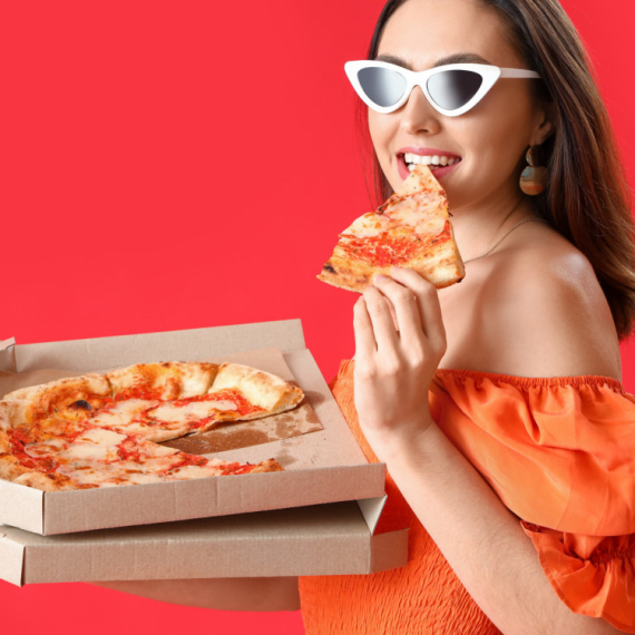 ZAŠTO SU KUTIJE ZA PICU ČETVRTASTOG, A NE OKRUGLOG OBLIKA? Odgovor je nikad lakši, ima veze i sa cenom