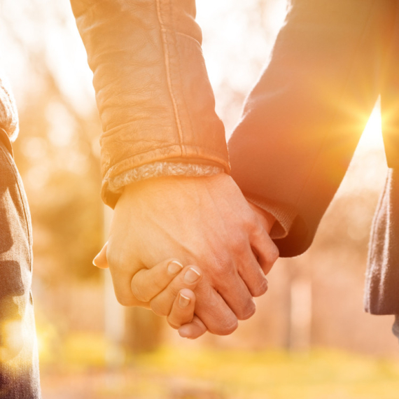 DŽABE IM SVA PRIVLAČNOST: Ovi horoskopski ljubavni parovi jednostavno NE MOGU DA OPSTANU