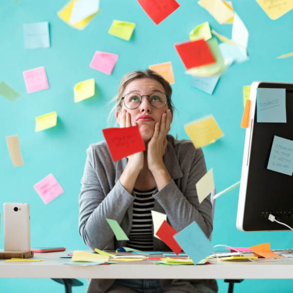 DNEVNI HOROSKOP ZA 16. OKTOBAR: Blizanci nisu fokusirani na POSAO; Rako imaju KOMPLIKOVAN odnos sa kolegama, a Devicama je potreban ODMOR!