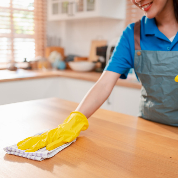 Zovu je KRALJICA ČISTOĆE, a sada otkriva ISTINU koju mnogi ne znaju! Ovi proizvodi za čišćenje vam zapravo i NE TREBAJU!