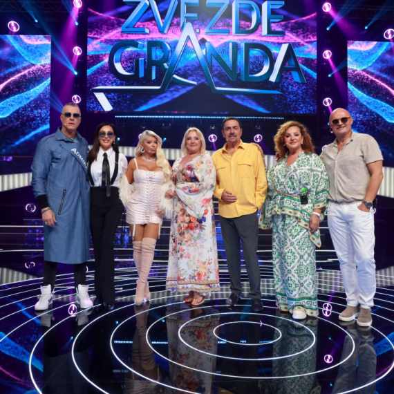 Zvezde Granda - Subota, 18. oktobar - Kad Dara Bubamara povileni u Zvezdama Granda, čak joj i Ceca odbrusila!
