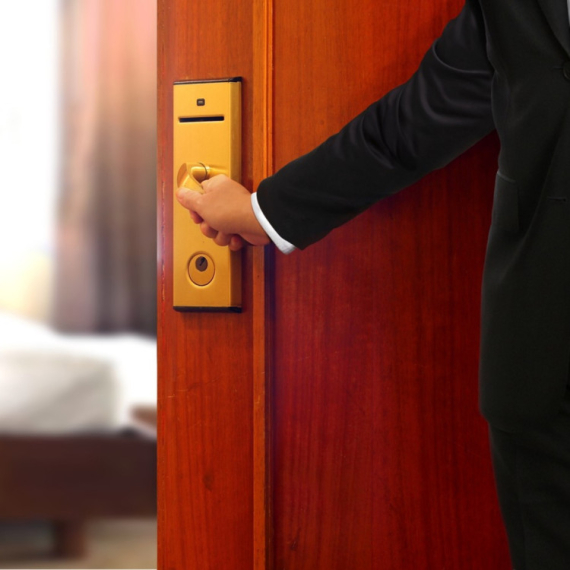 U hotelskim sobama se svašta može naći, ali kad vidite ŠTA je ovaj čovek zatekao ZGADIĆE VAM SE ŽIVOT! (FOTO)