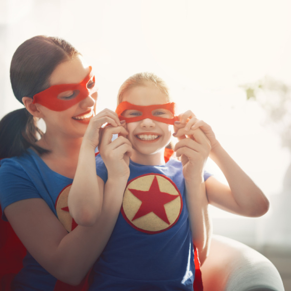 Mame po horoskopu: Ko naglo menja raspoloženje, a koja mama je KAO RAMBO - niko ne sme da dira njihovu decu!?