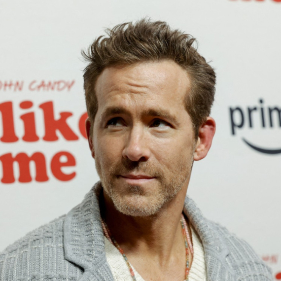 Za jedne je HOLIVUDSKI MILJENIK, za druge SKANDAL MAJSTOR! Rajana Rejnoldsa je kolega optužio za VERBALNO ZLOSTAVLJANJE, a o OVOM njegovom potezu se još govori