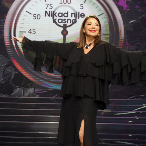 Nećete verovati koliko godina ima DRAGANA KATIĆ: Voditeljka otkrila kako NEGUJE LEPOTU i sa kojim komentarima se susreće!