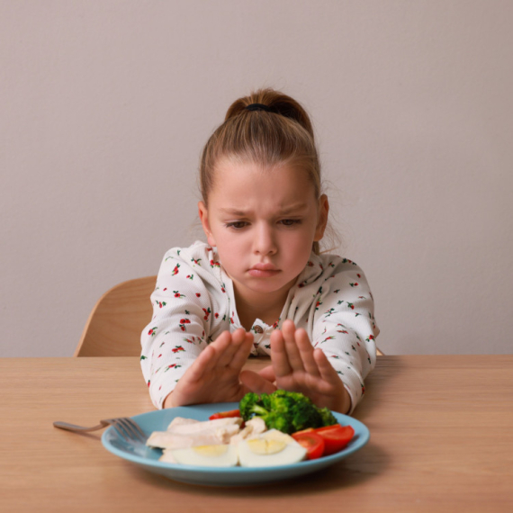 Imate probirljivo dete? Evo kako da ga nagovorite da jede svu hranu (VIDEO)