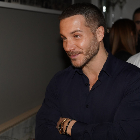 Saša Kovačević doživeo NEPRIJATNOST NA AERODROMU: Pevač u razgovoru za "Exkluziv" otkrio šta se tačno DESILO!