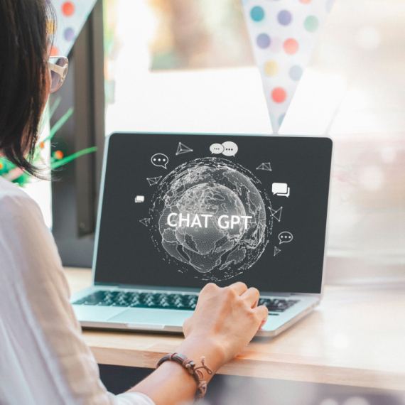 Chat GPT joj je odabrao SREĆNE BROJEVE! Žena osvojila 100.000 dolara zahvaljujući VEŠTAČKOJ INTELIGENCIJI!